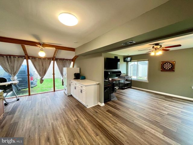 87 VILLAGE DR, Barnegat, NJ 08005