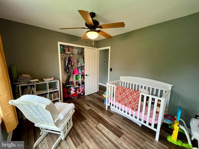 87 VILLAGE DR, Barnegat, NJ 08005