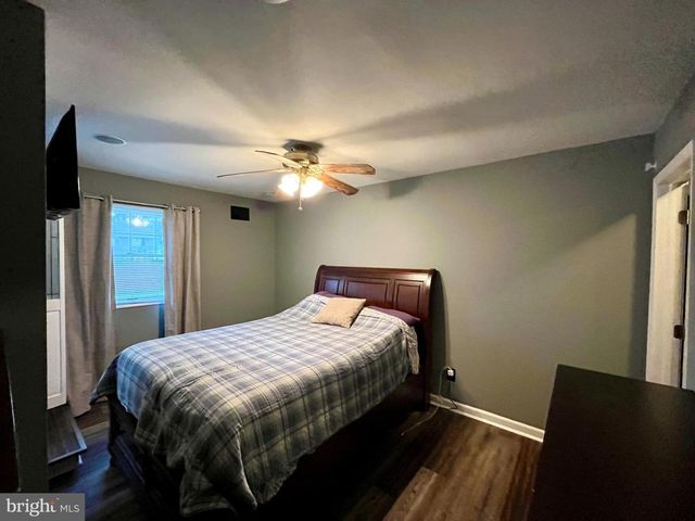 87 VILLAGE DR, Barnegat, NJ 08005