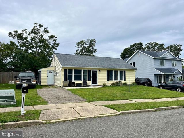 87 VILLAGE DR, Barnegat, NJ 08005