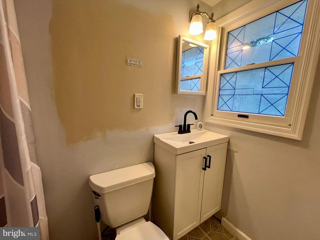 87 VILLAGE DR, Barnegat, NJ 08005