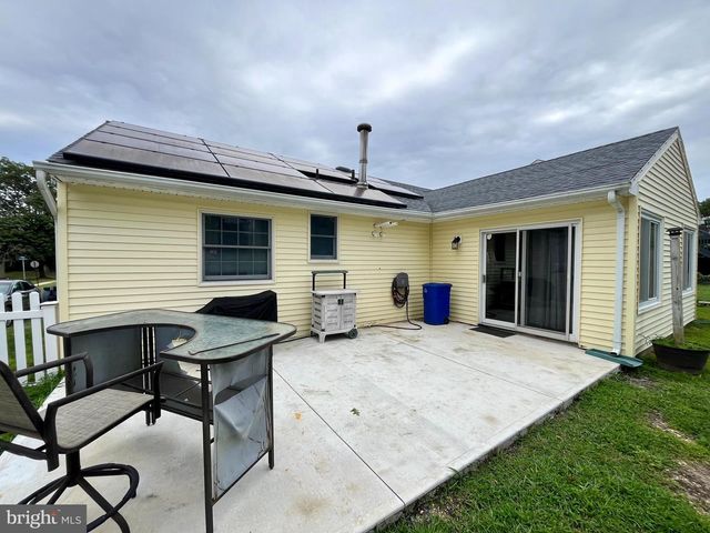 87 VILLAGE DR, Barnegat, NJ 08005