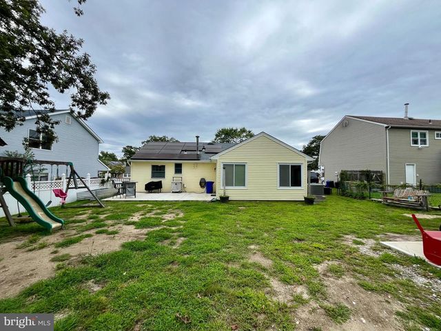 87 VILLAGE DR, Barnegat, NJ 08005