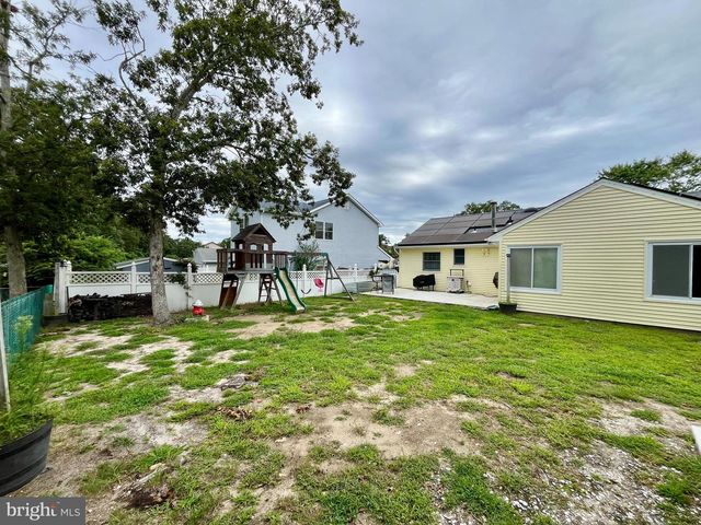 87 VILLAGE DR, Barnegat, NJ 08005