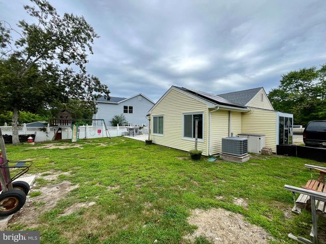 87 VILLAGE DR, Barnegat, NJ 08005