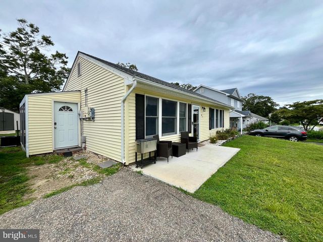 87 VILLAGE DR, Barnegat, NJ 08005