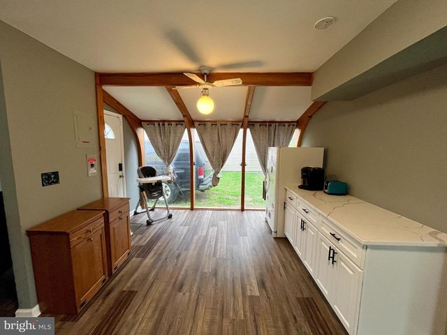 87 VILLAGE DR, Barnegat, NJ 08005