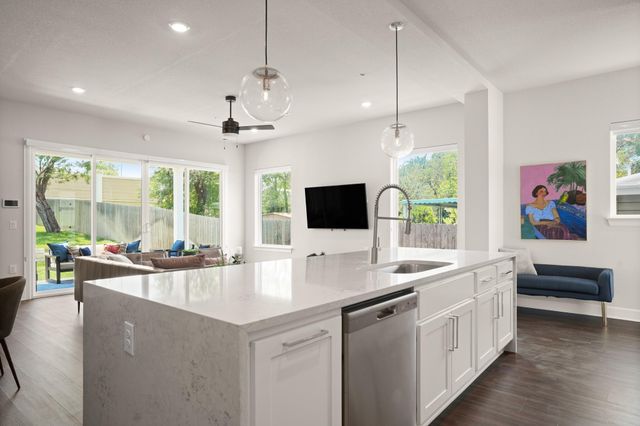 2005 Winsted LN B, Austin, TX 78703