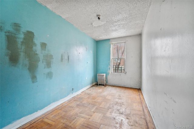 3348 Fenton Avenue, Bronx, NY 10469