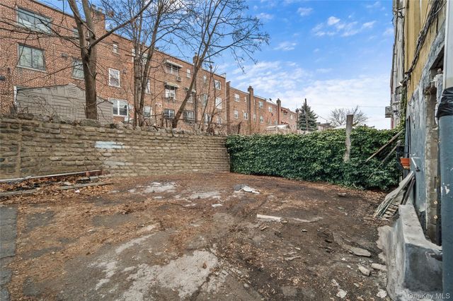 3348 Fenton Avenue, Bronx, NY 10469