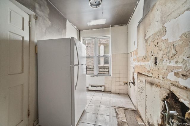 3348 Fenton Avenue, Bronx, NY 10469