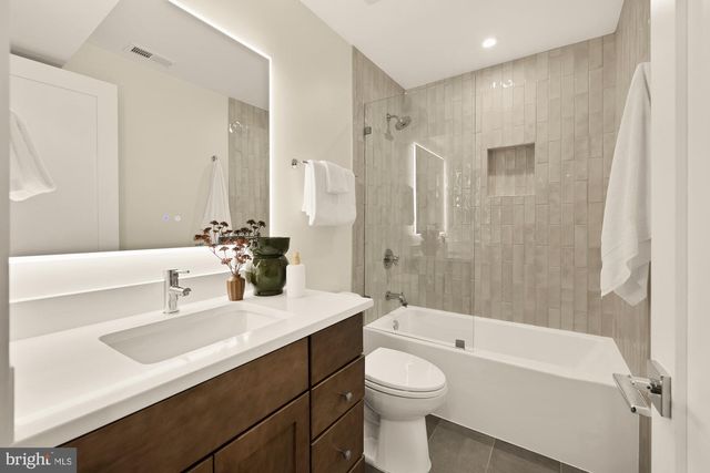 428 SHEPHERD ST NW, Washington, DC 20011