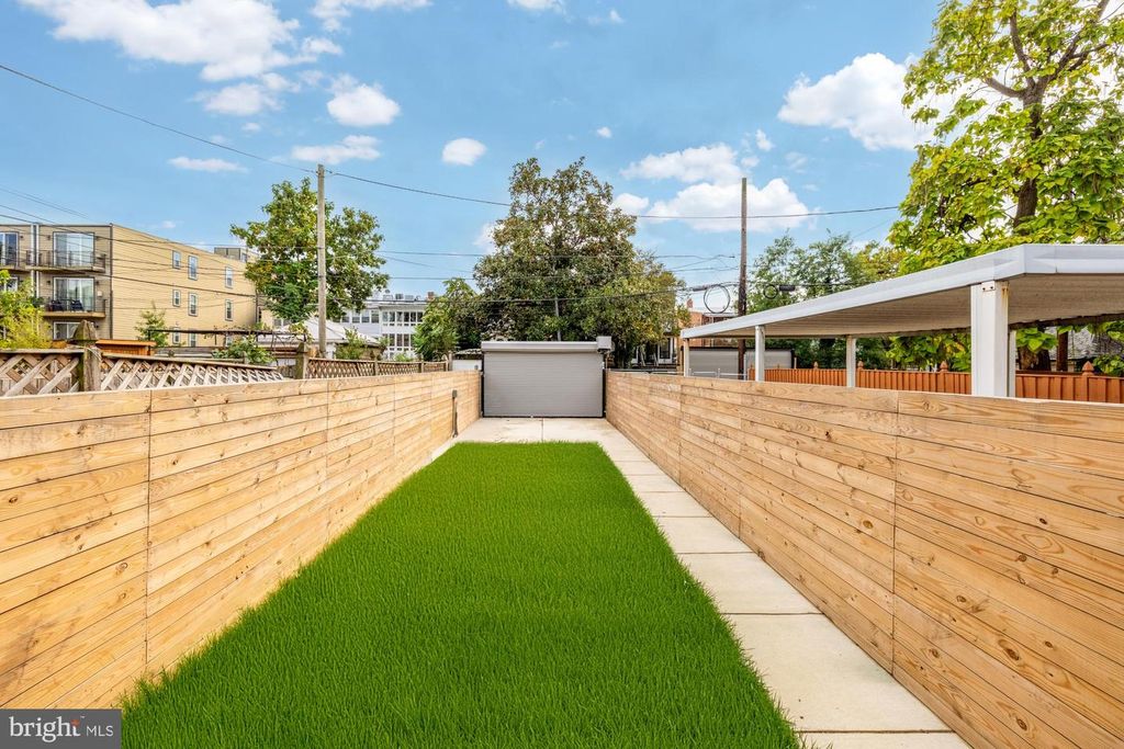 428 SHEPHERD ST NW, Washington, DC 20011