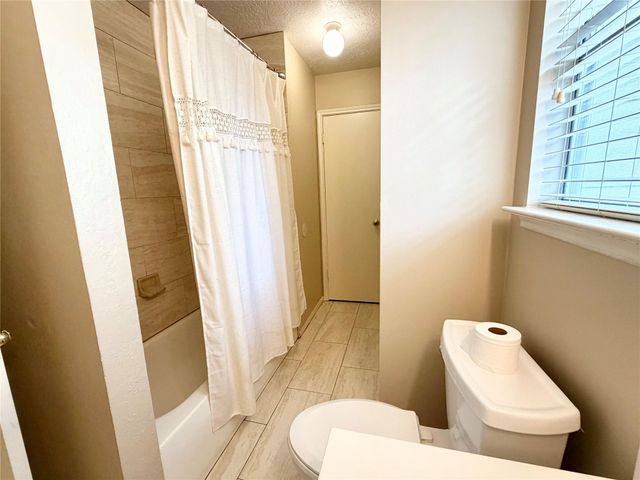 15819 Camp Fire Road, Friendswood, TX 77546