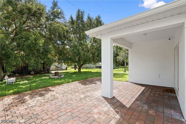 2261 Webster RD, Alva, FL 33920