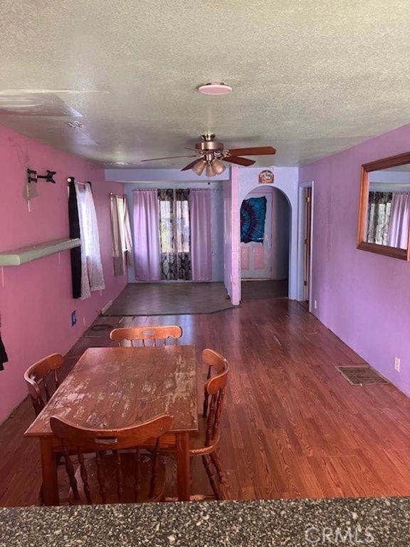 Image 17 of property listing at 14026 Lakeshore, Clearlake, CA 95422