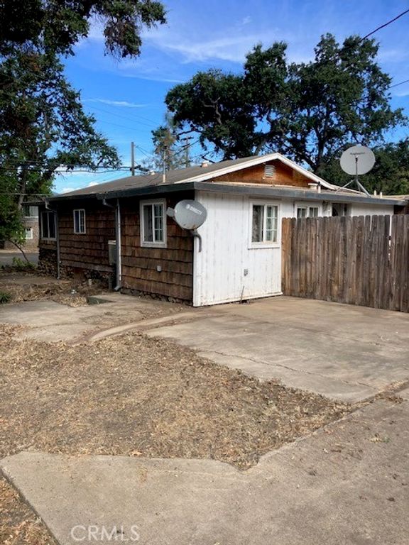 Image 4 of property listing at 14026 Lakeshore, Clearlake, CA 95422