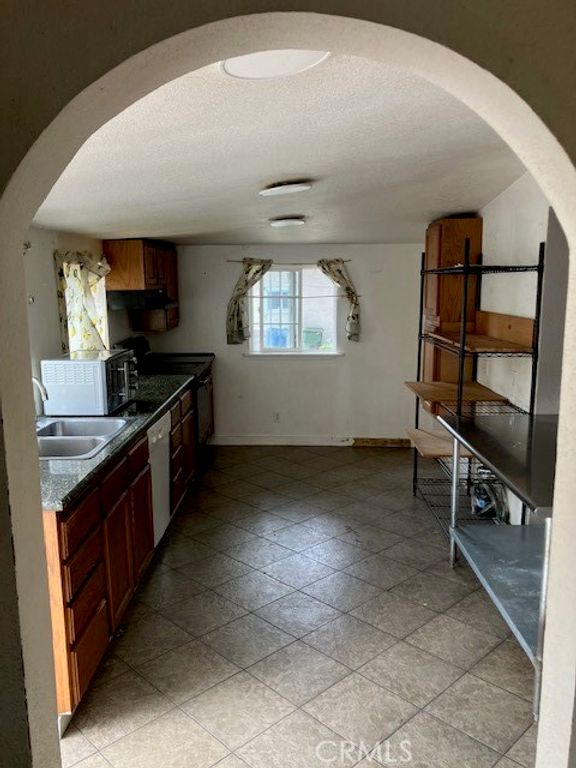 Image 6 of property listing at 14026 Lakeshore, Clearlake, CA 95422