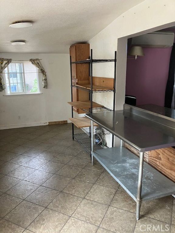 Image 7 of property listing at 14026 Lakeshore, Clearlake, CA 95422