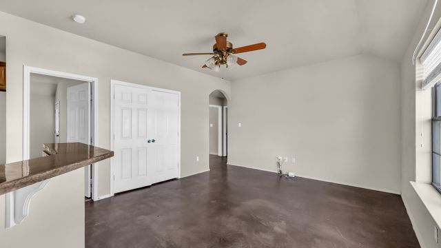 141 Lindas Creek Lane, Weatherford, TX 76088