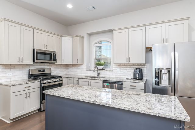 841 Hedgefield Way, Prattville, AL 36066