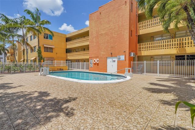 1851 NE 168th St A8, North Miami Beach, FL 33162