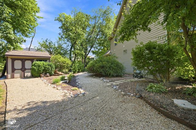 26816 S Highland Court, Channahon, IL 60410