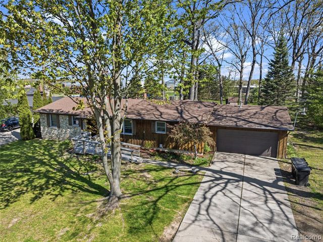 4191 Mccandlish Road, Grand Blanc, MI 48439