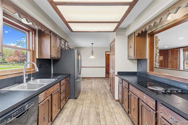 4191 Mccandlish Road, Grand Blanc, MI 48439