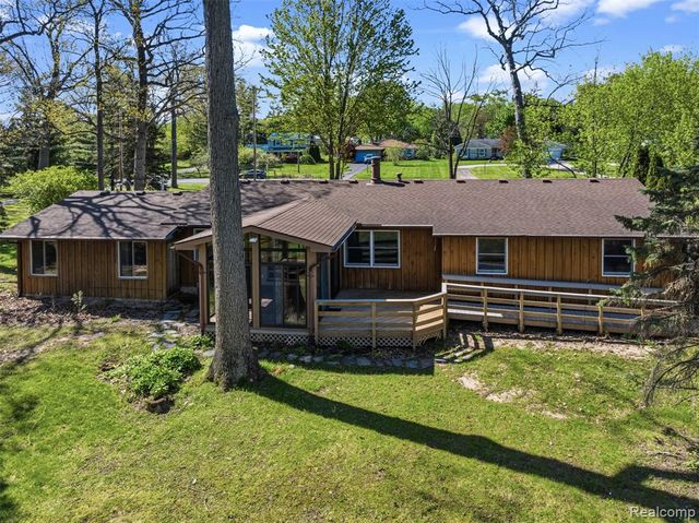 4191 Mccandlish Road, Grand Blanc, MI 48439