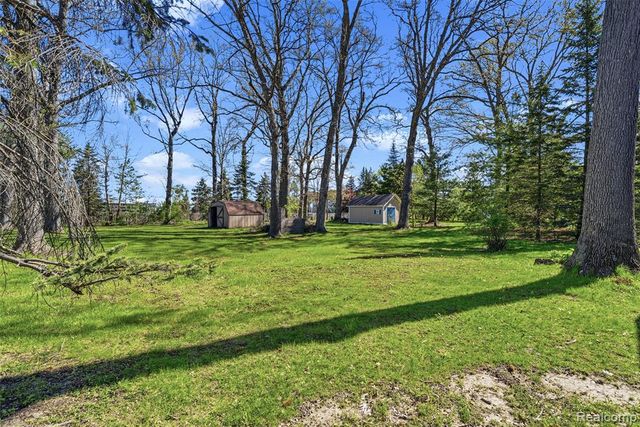 4191 Mccandlish Road, Grand Blanc, MI 48439