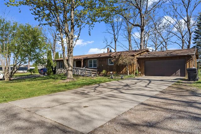 4191 Mccandlish Road, Grand Blanc, MI 48439