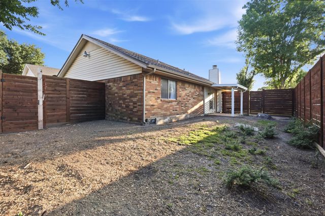 324 Crooked Lane, Mesquite, TX 75149