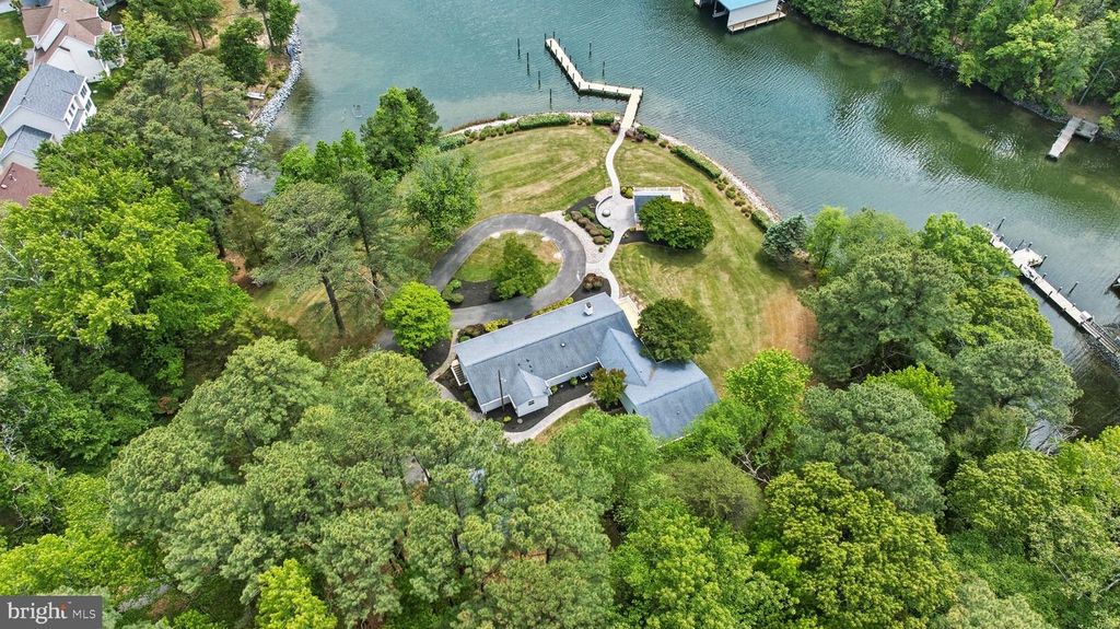 Image 100 of property listing at 160 BAMBOUSHAY LN, Solomons, MD 20688
