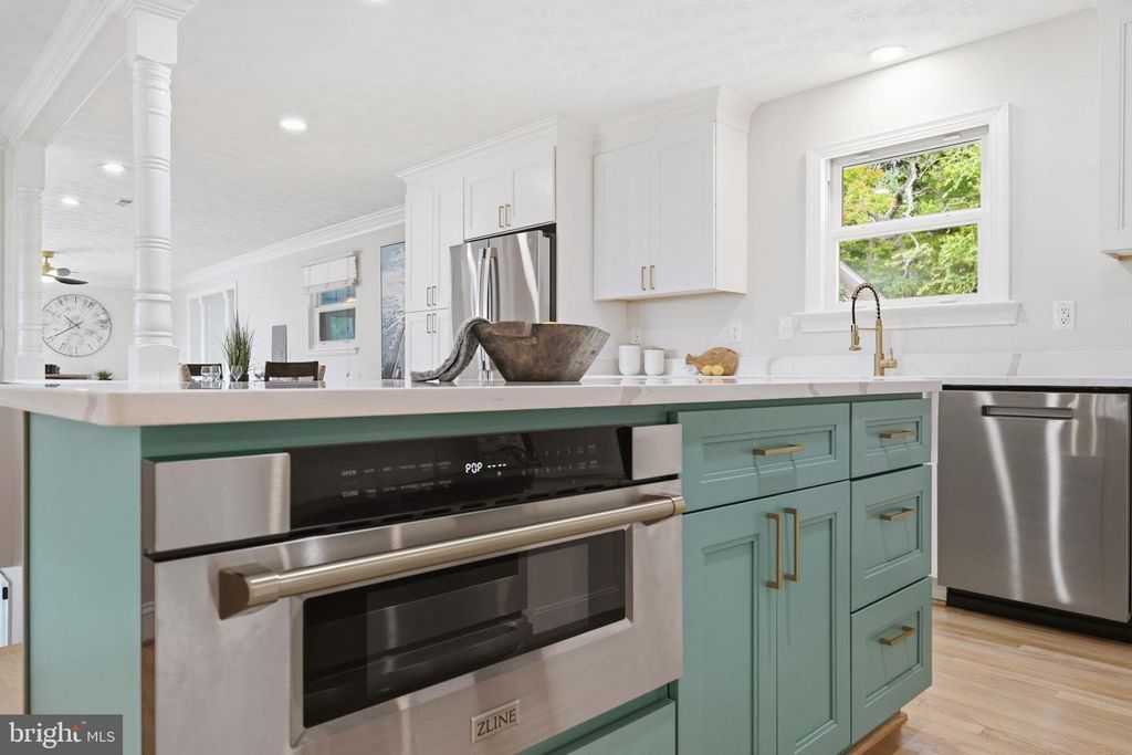 Image 19 of property listing at 160 BAMBOUSHAY LN, Solomons, MD 20688