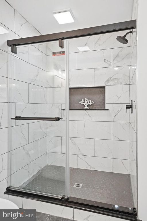 Image 50 of property listing at 160 BAMBOUSHAY LN, Solomons, MD 20688