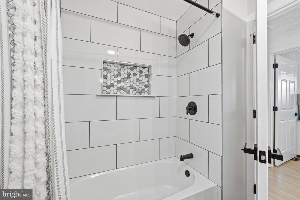 Image 60 of property listing at 160 BAMBOUSHAY LN, Solomons, MD 20688