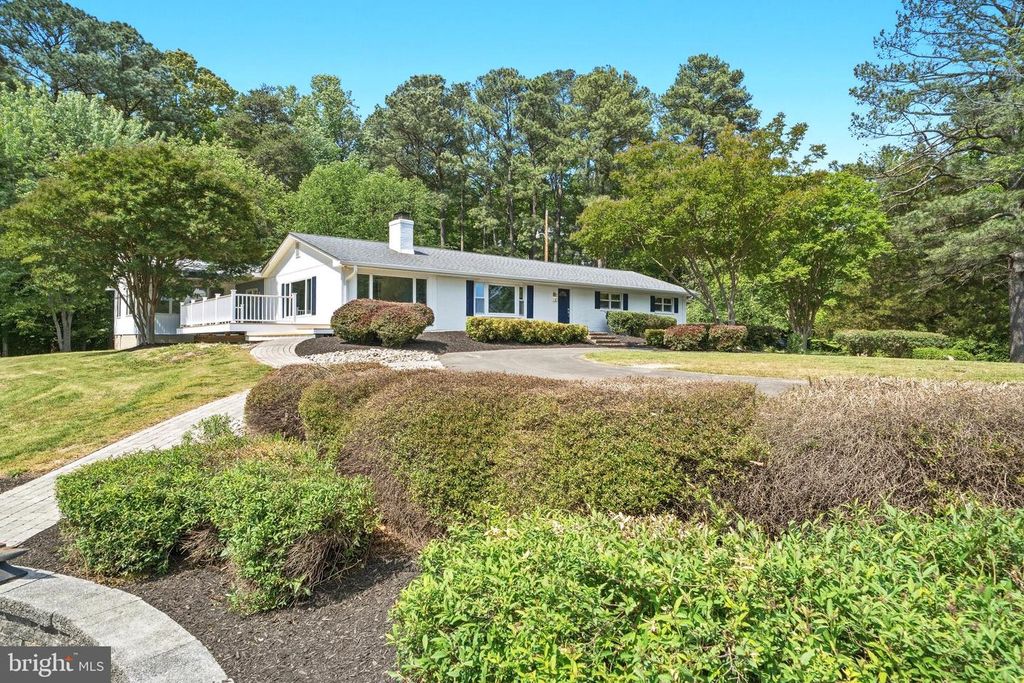 Image 82 of property listing at 160 BAMBOUSHAY LN, Solomons, MD 20688