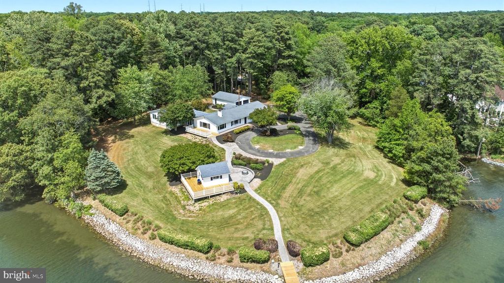 Image 88 of property listing at 160 BAMBOUSHAY LN, Solomons, MD 20688