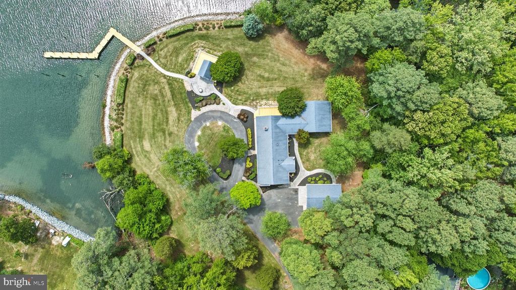 Image 90 of property listing at 160 BAMBOUSHAY LN, Solomons, MD 20688