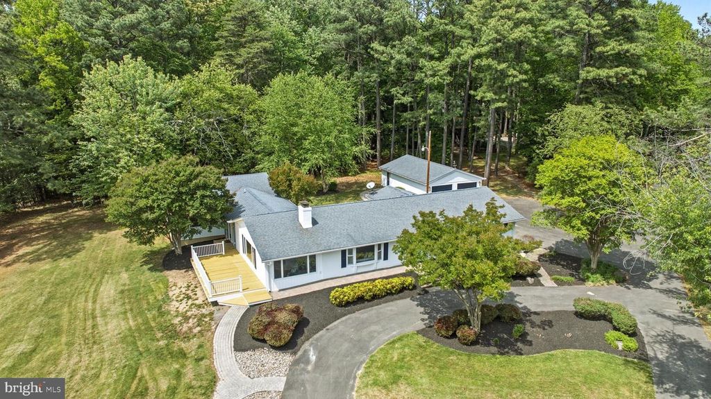 Image 98 of property listing at 160 BAMBOUSHAY LN, Solomons, MD 20688