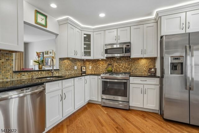 247 Crescenzi Ct, West Orange Twp., NJ 07052