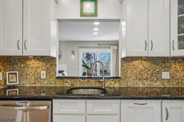 247 Crescenzi Ct, West Orange Twp., NJ 07052