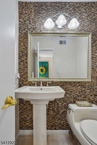 247 Crescenzi Ct, West Orange Twp., NJ 07052