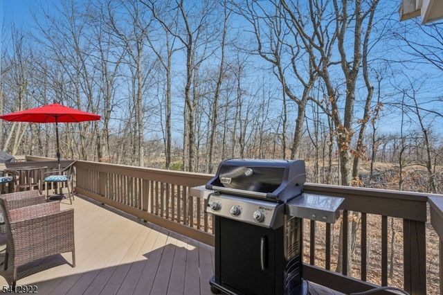 247 Crescenzi Ct, West Orange Twp., NJ 07052