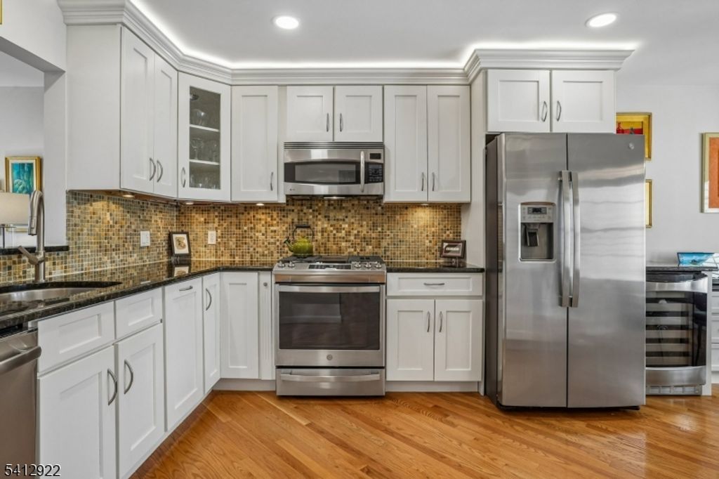 Image 16 of property listing at 247 Crescenzi Ct, West Orange Twp., NJ 07052