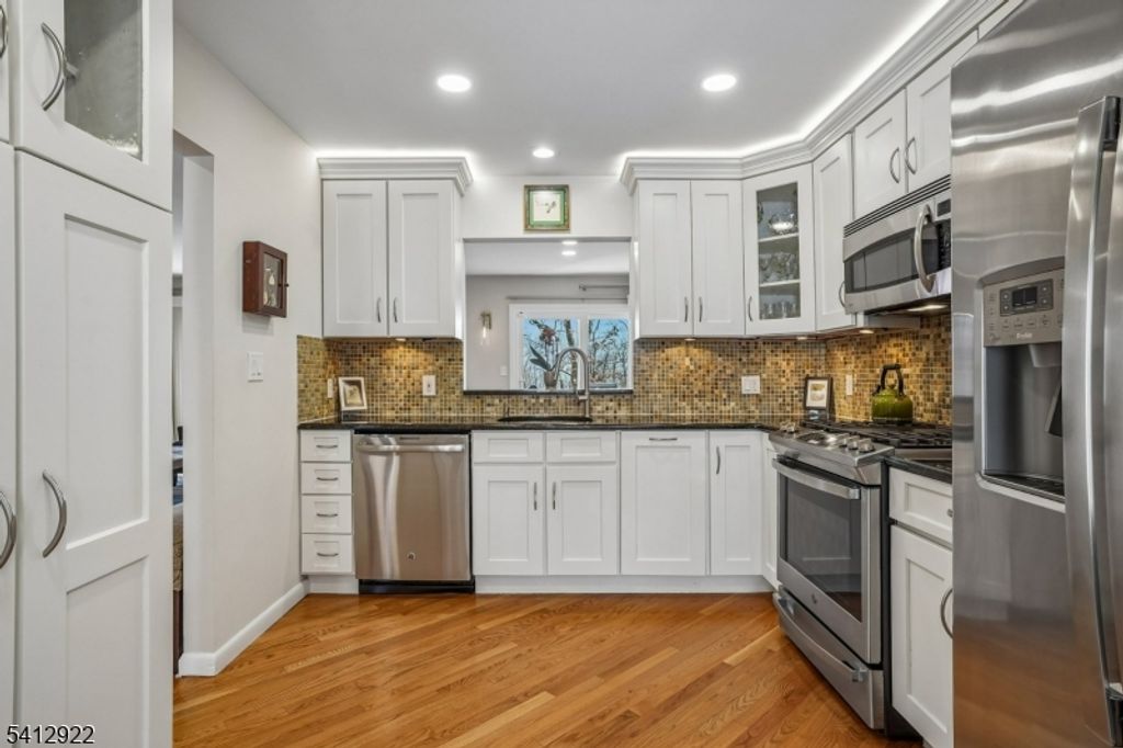 Image 17 of property listing at 247 Crescenzi Ct, West Orange Twp., NJ 07052