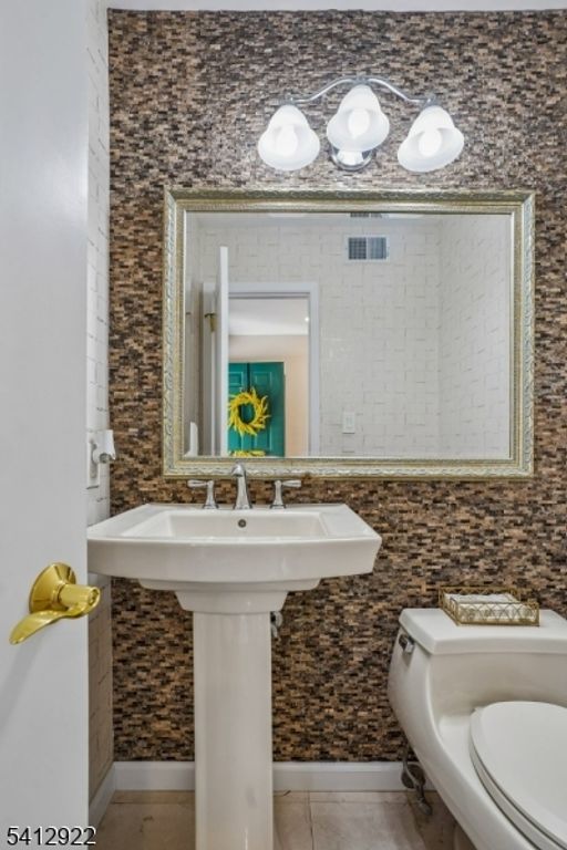 Image 20 of property listing at 247 Crescenzi Ct, West Orange Twp., NJ 07052