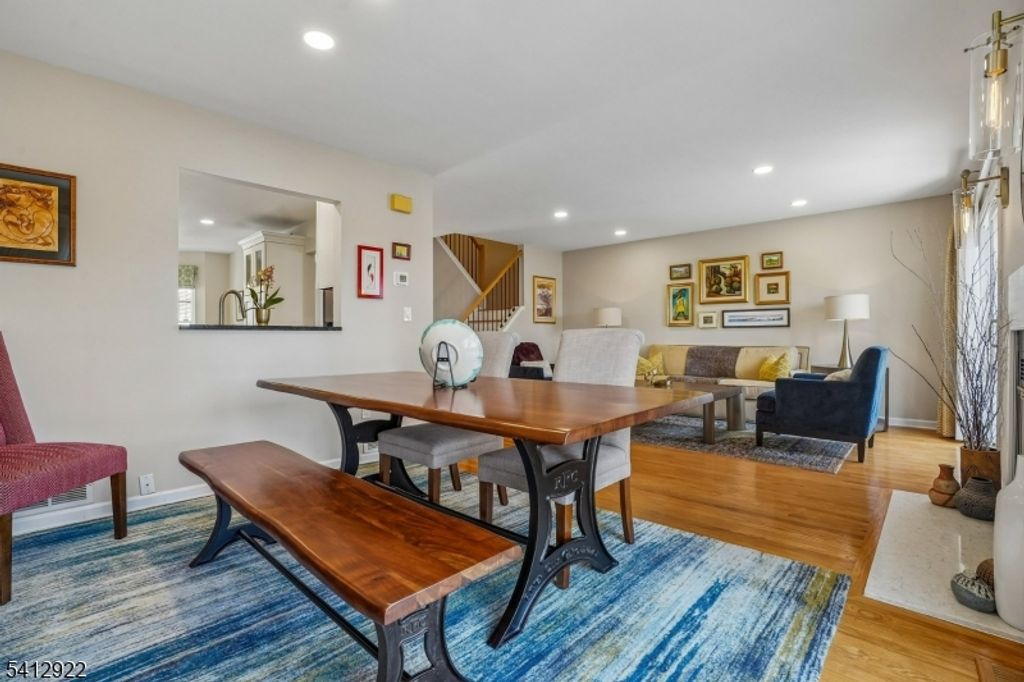 Image 8 of property listing at 247 Crescenzi Ct, West Orange Twp., NJ 07052