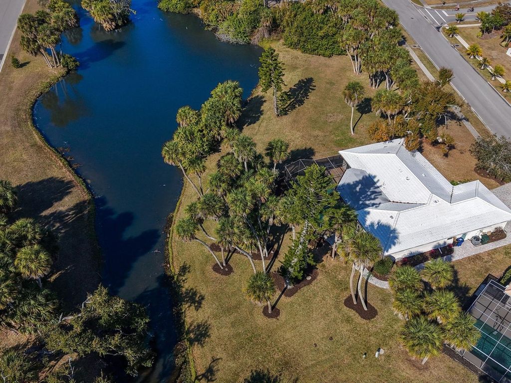 Image 38 of property listing at 2876 HARDEE DRIVE, Sarasota, FL 34231